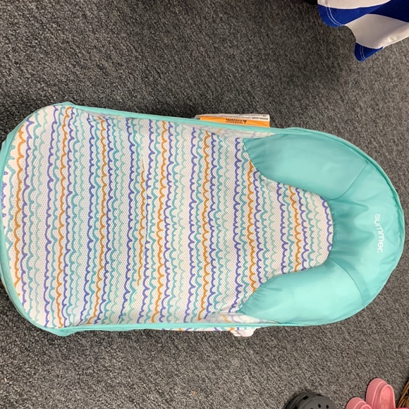 Baby bather folding seat for sink or tub - Picture 2 of 3